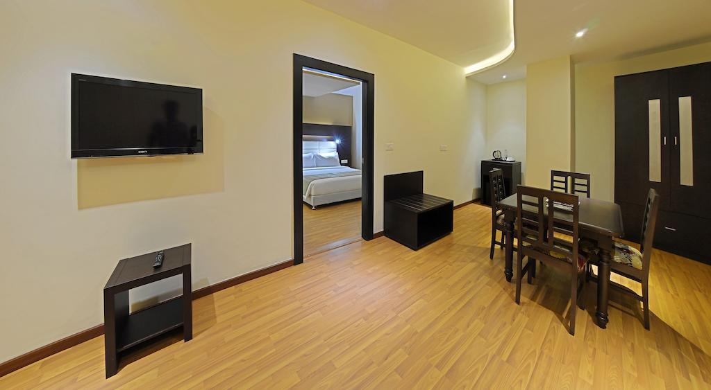 Poppys Hotel Madurai Exterior photo