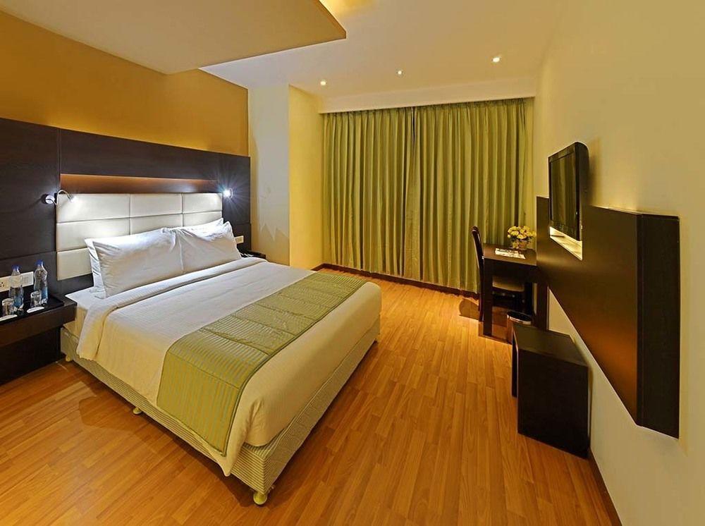 Poppys Hotel Madurai Exterior photo
