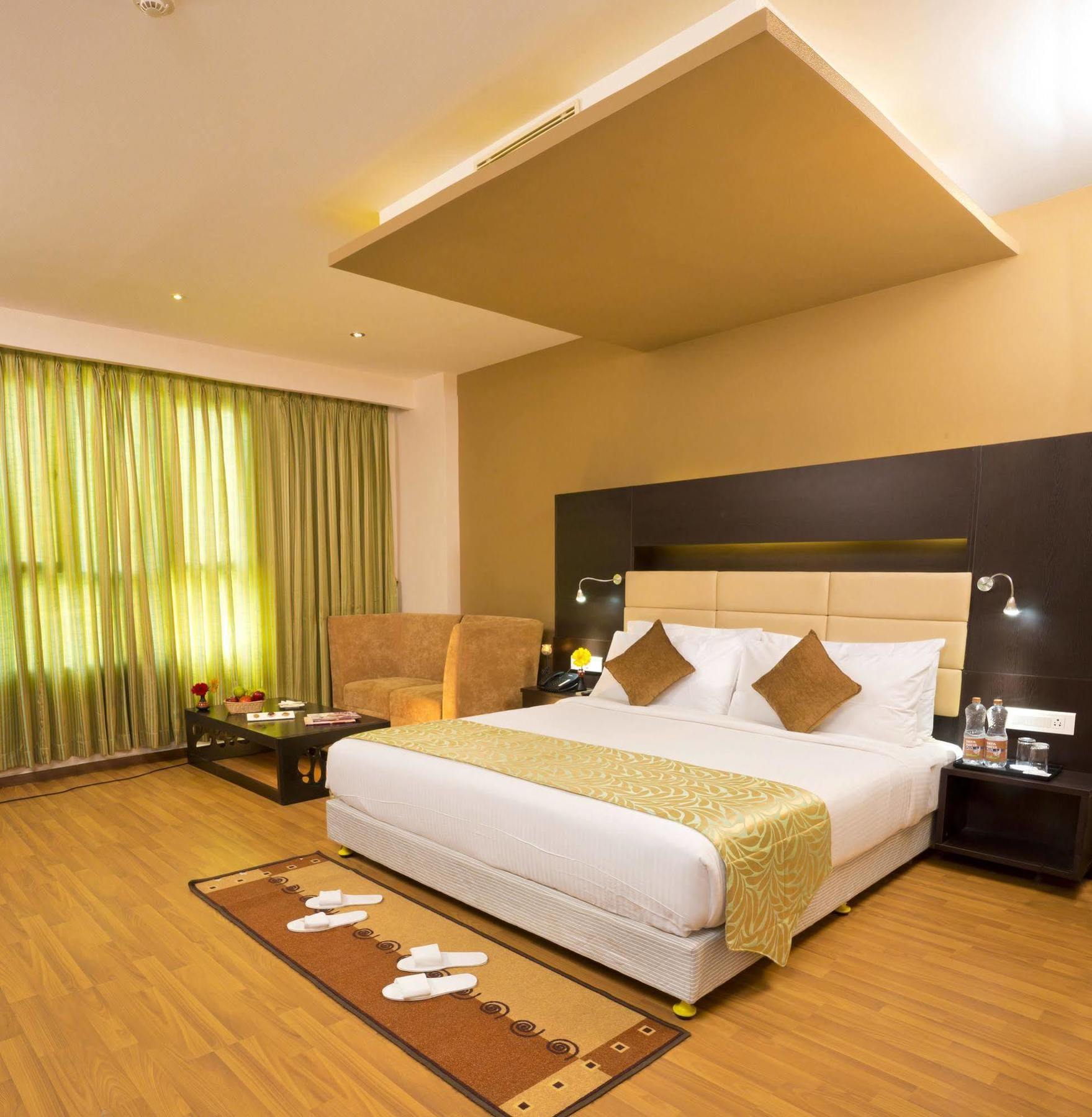 Poppys Hotel Madurai Exterior photo