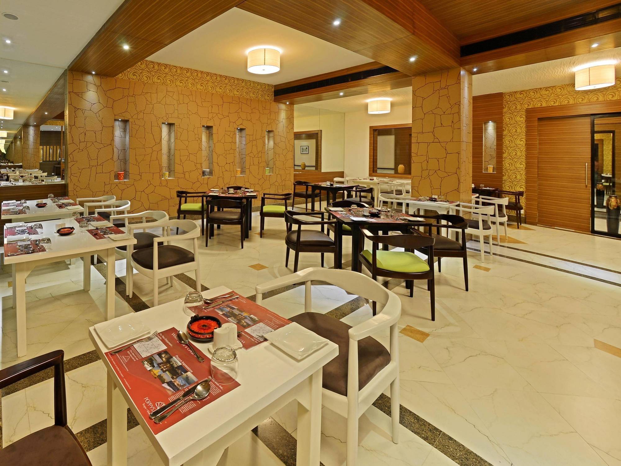 Poppys Hotel Madurai Exterior photo