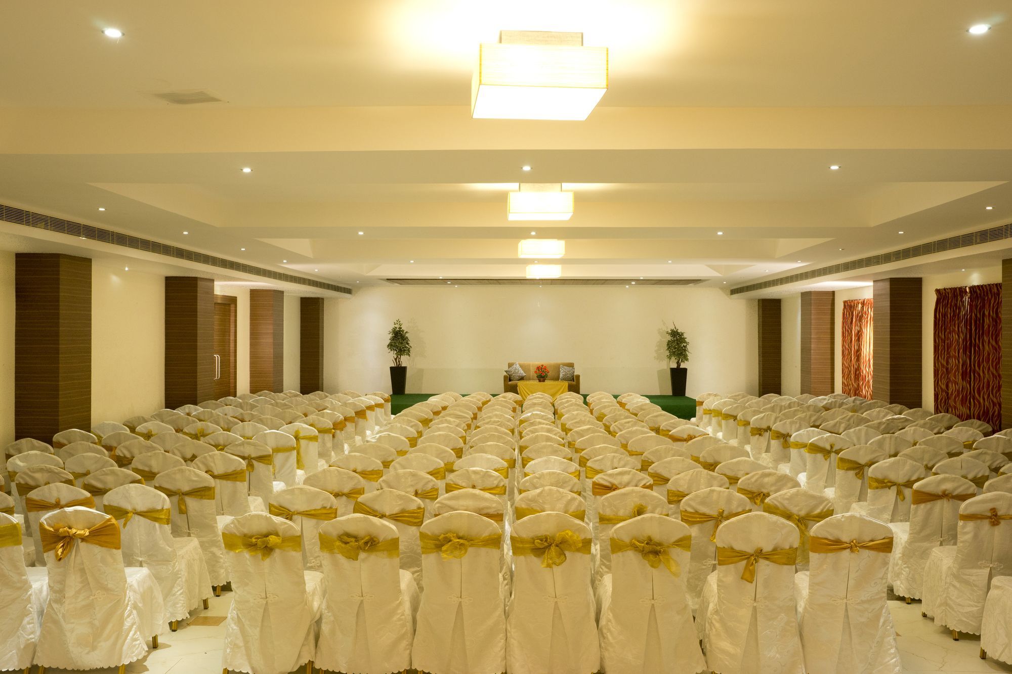 Poppys Hotel Madurai Exterior photo
