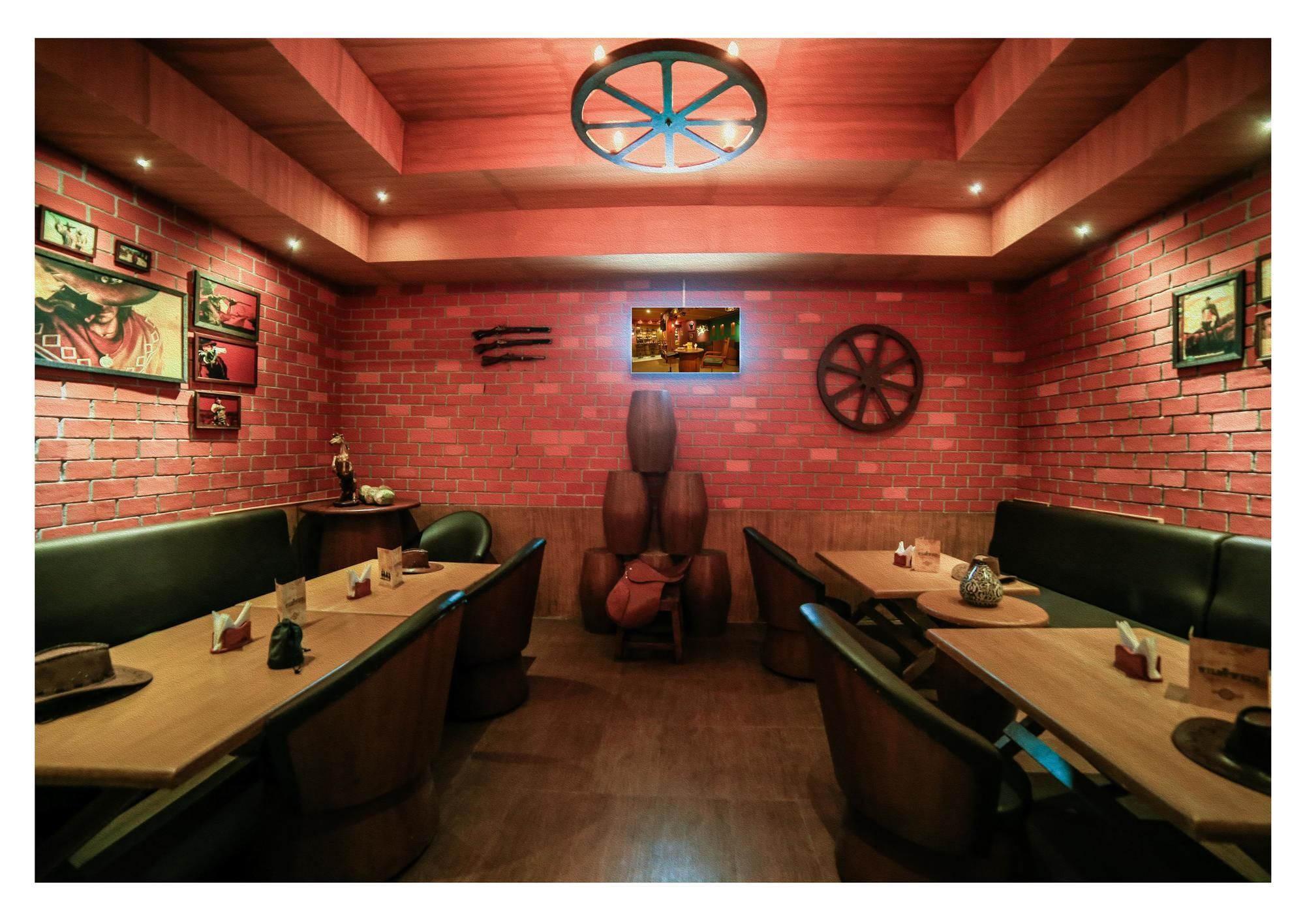 Poppys Hotel Madurai Exterior photo